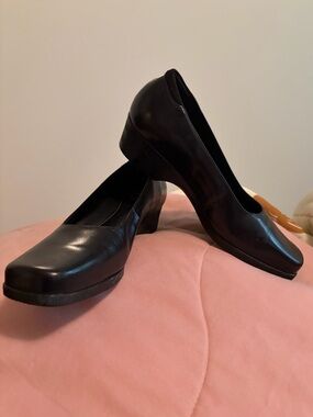 Nurture by Lamaze Black Low Block Heel Pumps